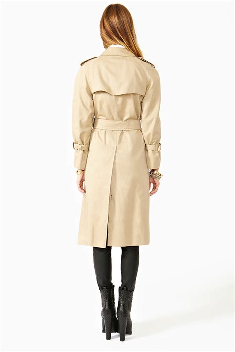 burberry tiered hem trench coat|More.